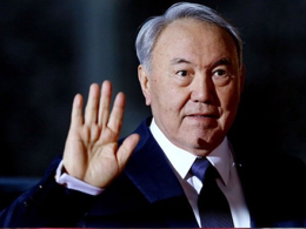 Nazarbayev yeniden devlet başkanı seçildi