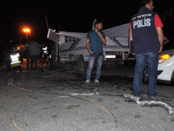 Tarsus'ta hemzemin geçitte kaza