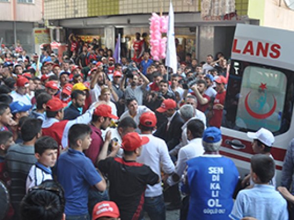 İşçi kutlamalarında talihsiz kaza