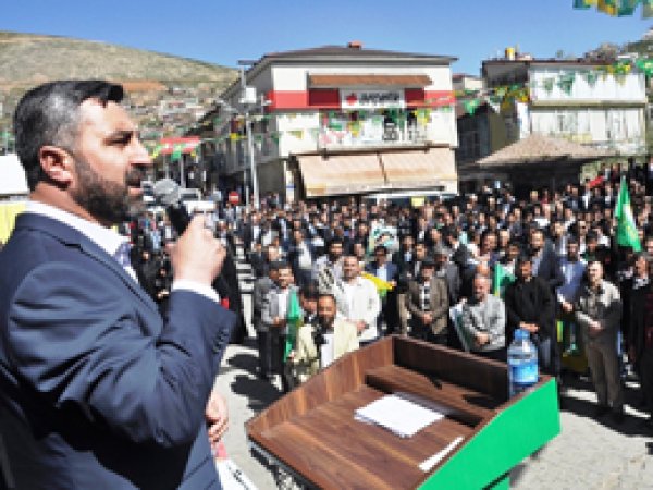 Karakaya’nın tanıtımı miting havasında gerçekleşti