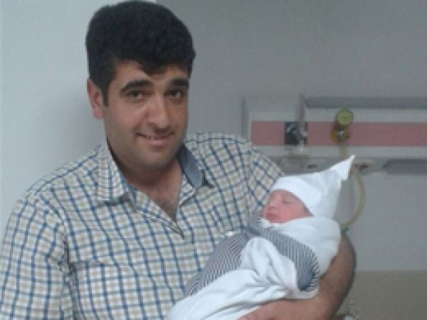 Çocuğuna katledilen Riyad’ın ismini verdi