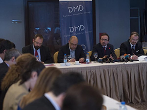 ABD Elçisi Casusluk iddiasını inkar etti