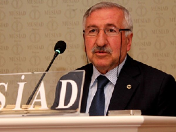 “Yeni anayasa Türkiye için büyük bir fırsat”