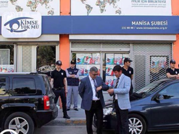 Manisa'da 6 derneğe polis baskını