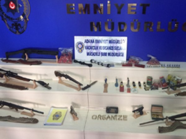 Adana’da çok sayıda silah ele geçirildi