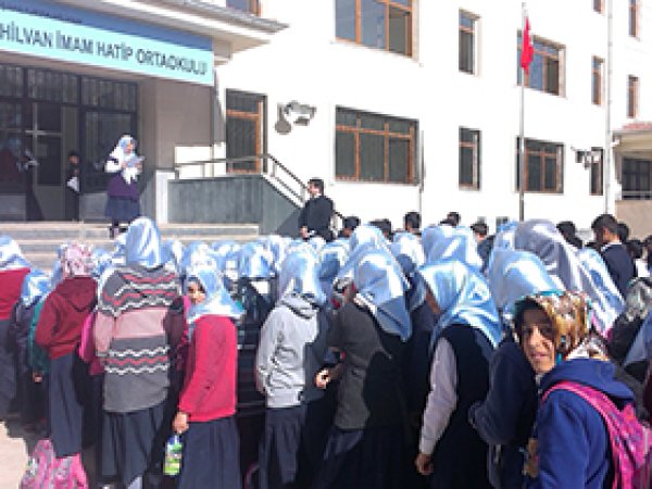 Hilvanlılar ilçeye yeni imam hatip istedi