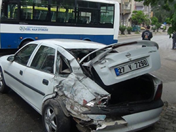 Antep'te trafik kazası: 2 yaralı