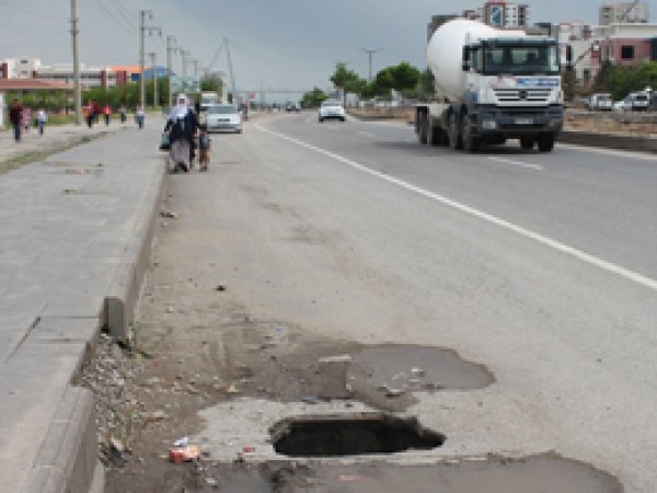 Kapağı olmayan mazgallar tehlike saçıyor