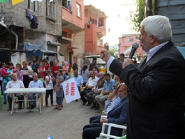Romanlardan bağımsız aday Demir'e yoğun ilgi