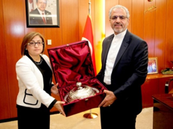 İran Büyükelçisi, Gaziantep Belediyesini ziyaret etti