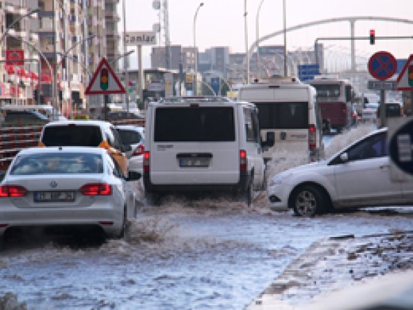Diyarbakır sular altında kaldı
