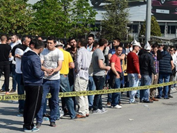 Bursa'da otomobil işçilerinden eylem
