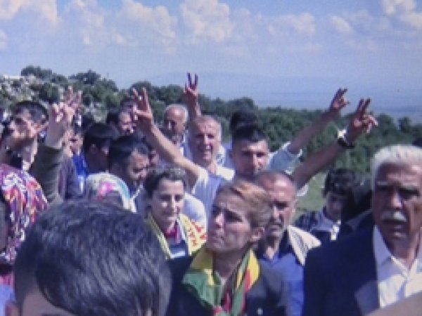 Evliya türbesinde PKK/HDP propagandası
