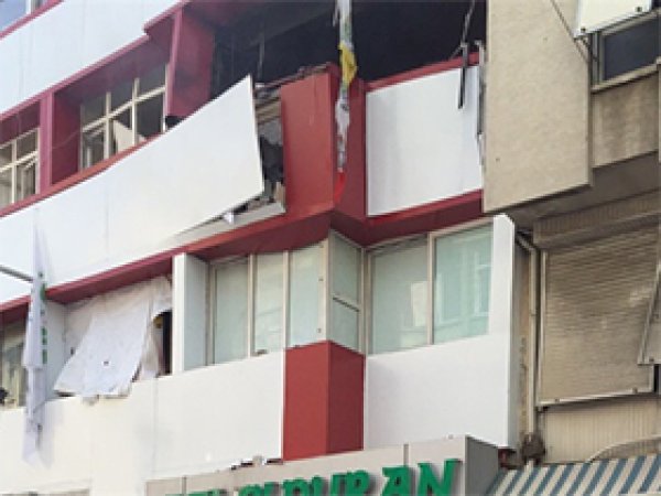 Mersin ve Adana HDP binalarında patlama