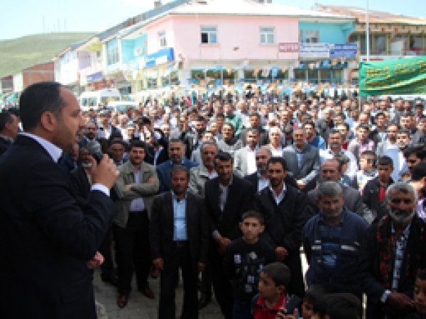Said Şahin hükümete ve muhalefete yüklendi