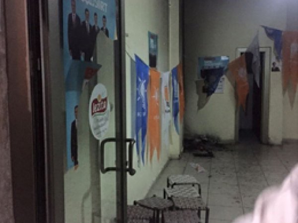 AK Parti seçim lokaline saldırı