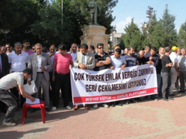 Belediyenin yüksek emlak vergisi zammına tepki