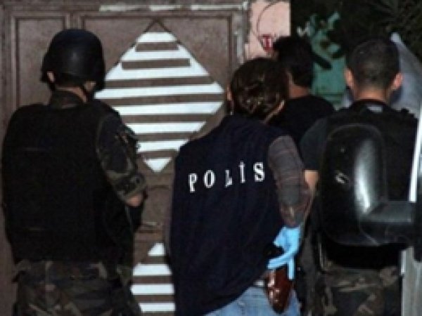 SDP Kadıköy İlçe Binası'na operasyon