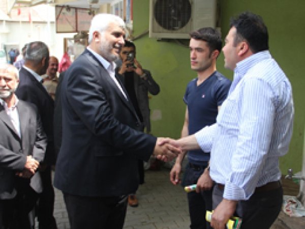 Adana bağımsız adayı Demir, ziyaretlerine devam ediyor