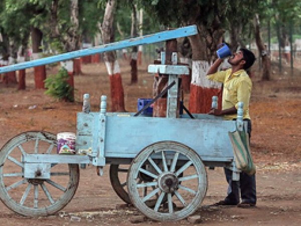 Hindistan'da aşırı sıcaklardan bin 400 kişi öldü