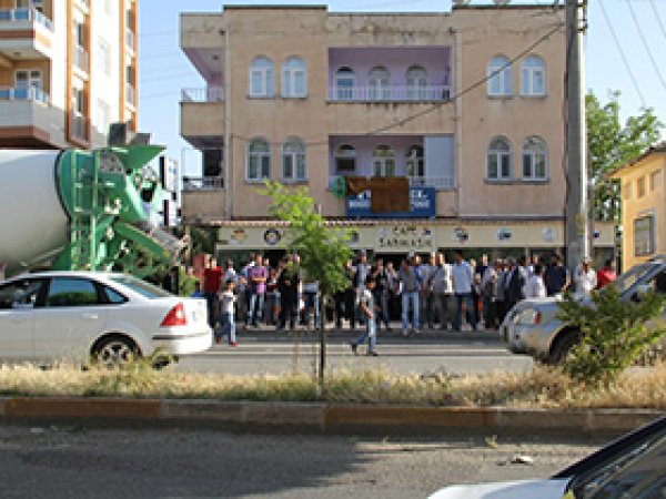 Silvan'da HÜDA PAR konvoyuna saldırı 