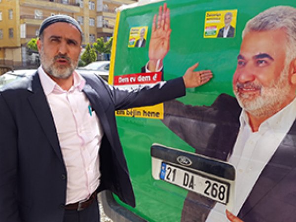 HDP'liler HÜDA PAR'ın anons aracını taşladı