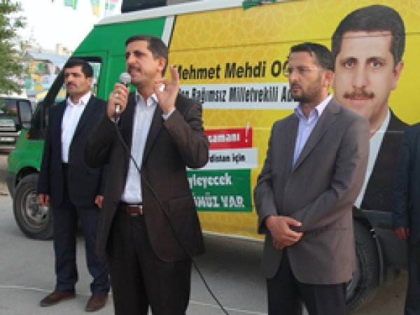 Mehdi Oğuz mahalle halkıyla bir araya geldi