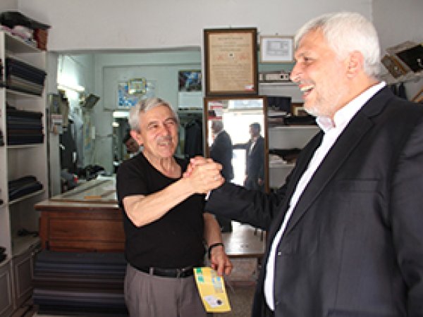 Adana esnafından Salih Demir'e destek