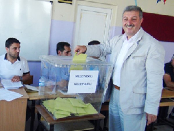 Bingöl’de oy kullanma işlemi başladı