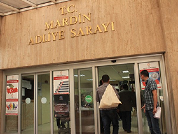 Mardin'de oylar seçim kuruluna getiriliyor