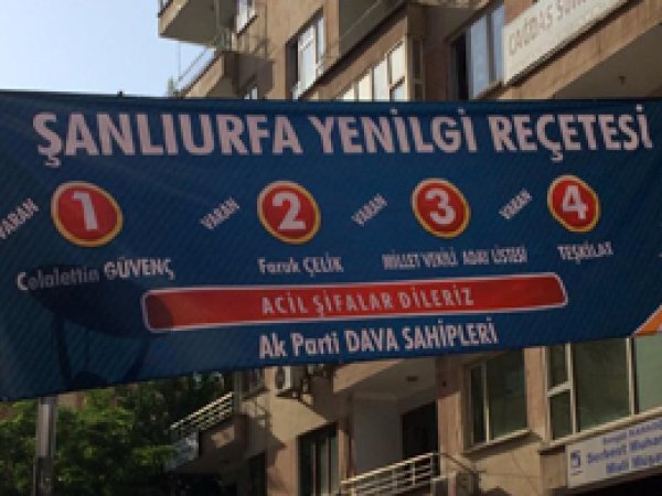 Şanlıurfa’da AK Parti’ye pankartlı mesaj