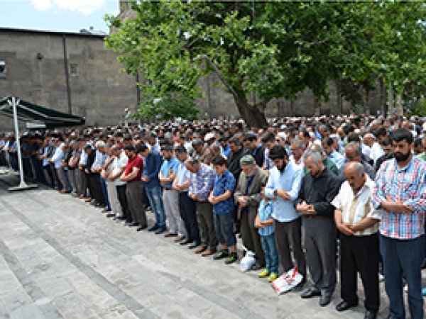 Aytaç Baran için Kayseri'de saf tutuldu