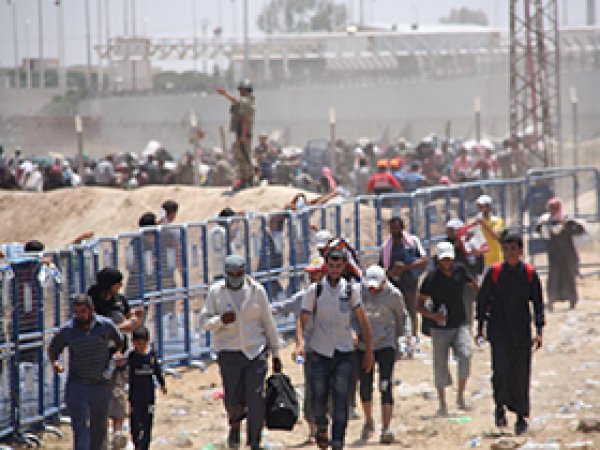 Tel Abyad’ta Arap tehciri yaşanıyor