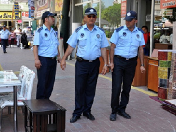 Tarsus zabıtasından kaldırım denetimi