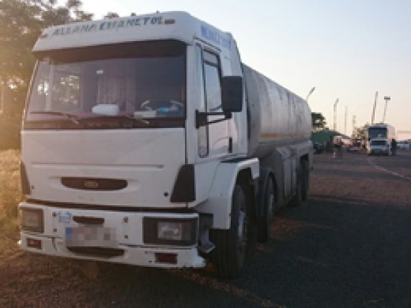 Çalıntı ham petrol yüklü tanker ele geçirildi