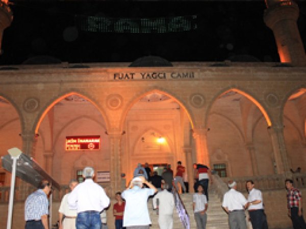 Mardin'de ilk teravih namazı kılındı