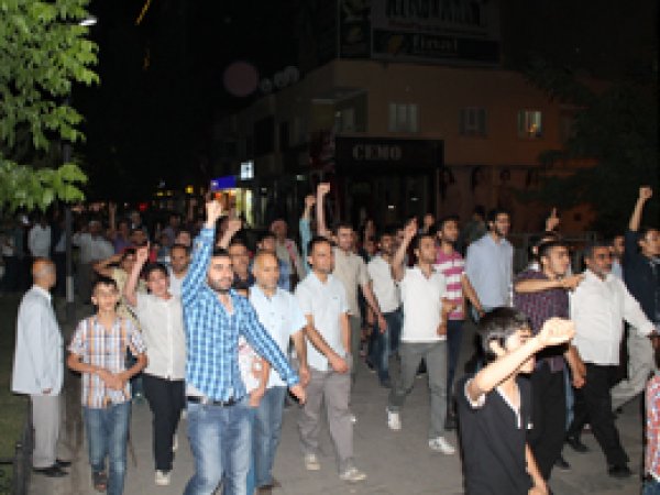 Siirt'te Mursi'nin idam kararına tepki