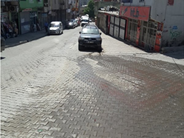Şırnak'ta halk gece alışveriş yapıyor