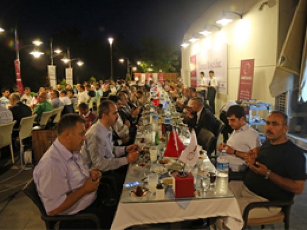 ANESİAD'dan esnafa iftar