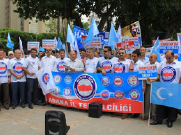 Adana’dan Çin zulmüne tepki