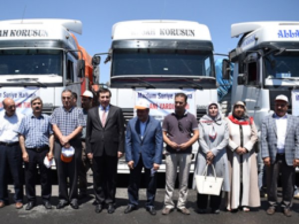 Yardım TIR'ları Suriye’ye doğru yola çıktı