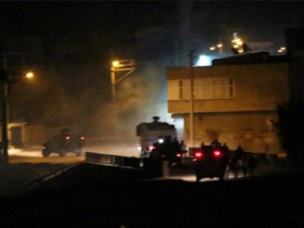 Mardin'de polise molotoflu saldırı