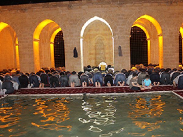 Kadir Gecesi tarihi medresede  ihya edildi