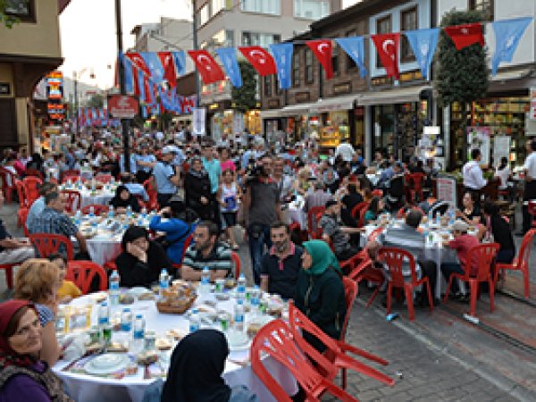 Bursa'da 12 bin kişilik iftar  yemeği