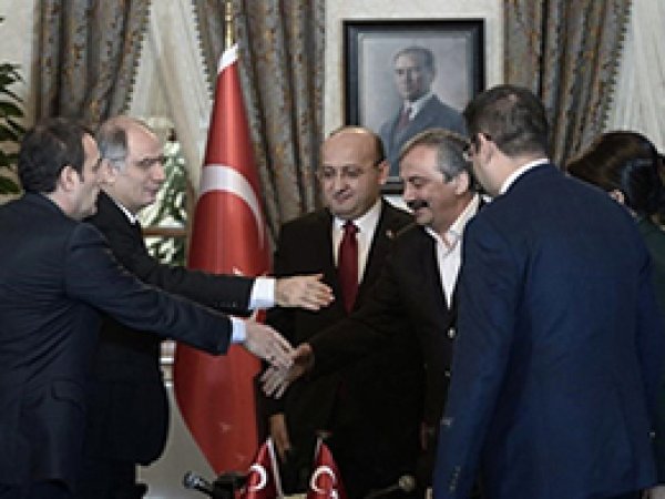 AK Parti'nin HDP heyeti belli oldu