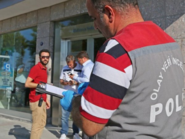 İzmir'de banka soygunu