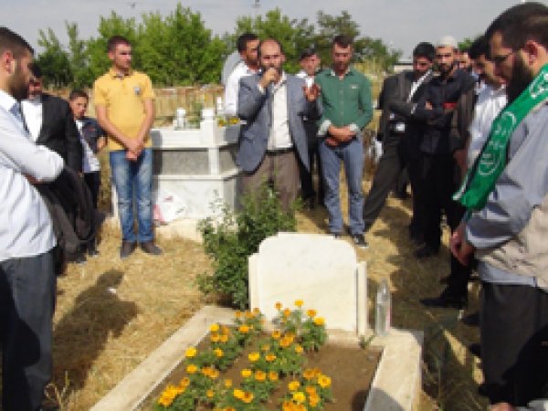 Şehid Murat Gök'ün kabri başında bayramlaşma
