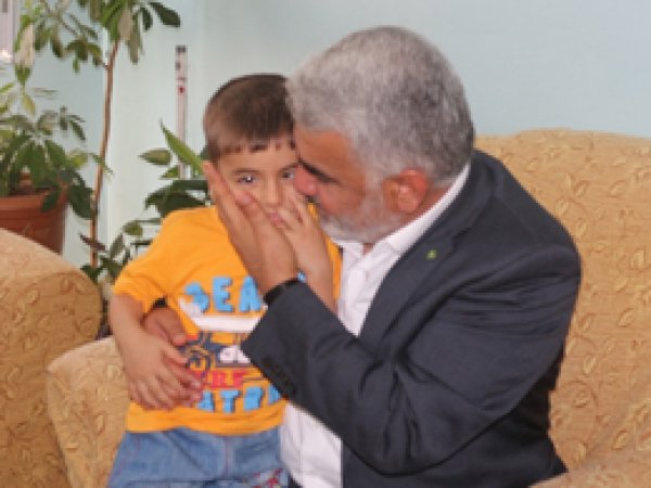 Yapıcıoğlu'ndan şehid ailelerine bayram ziyareti