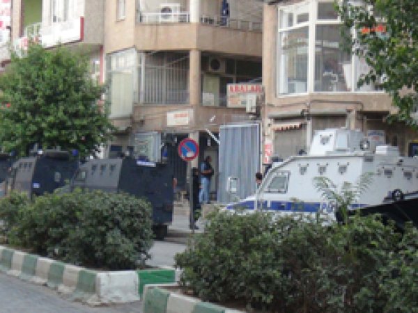 Kızıltepe’de Suriyelilere polis baskını