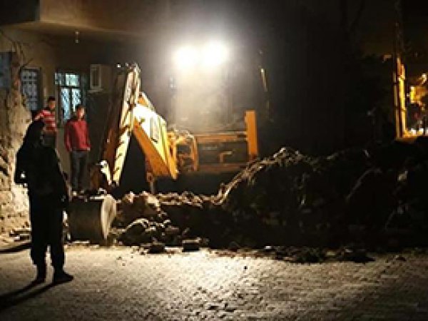 Cizre'de hendekler yeniden açıldı